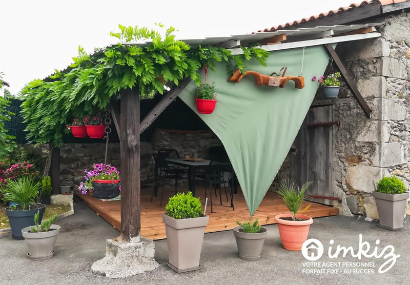 Maison - 305 m² - 6 pièces