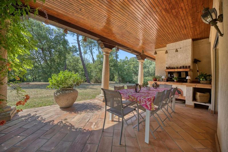 Demeure - 233 m² - 8 pièces