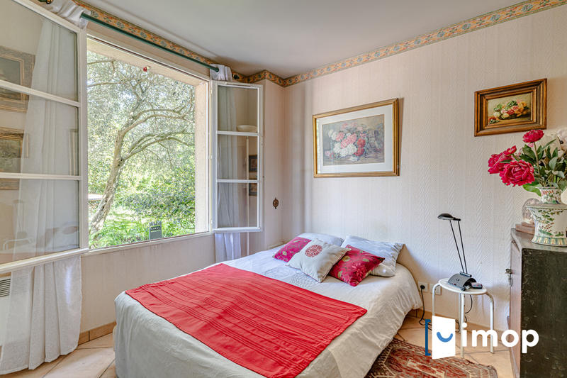 Maison - 225 m² - 7 pièces