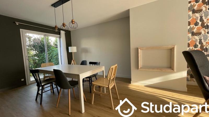 Chambre - 11 m² - 1 pièce