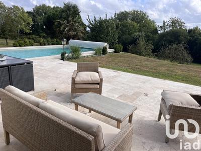 Maison - 230 m² - 5 pièces