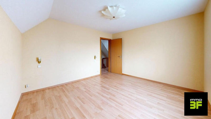 Maison traditionnelle - 150 m² - 6 pièces