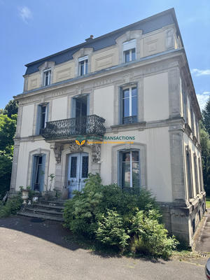 Maison - 468 m² - 10 pièces