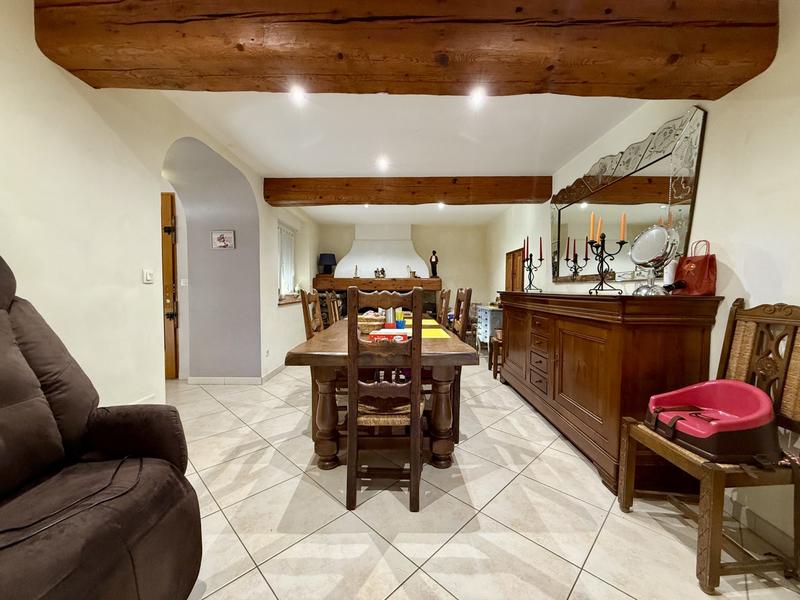 Maison - 245 m² - 8 pièces