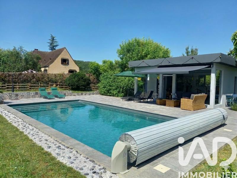 Maison - 159 m² - 8 pièces