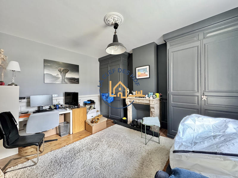 Maison - 215 m² - 7 pièces