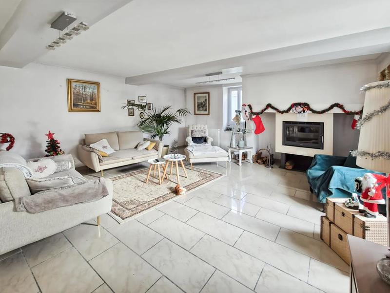 Demeure - 400 m² - 9 pièces