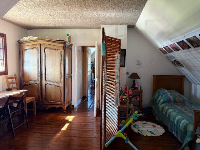 Maison - 259 m² - 9 pièces