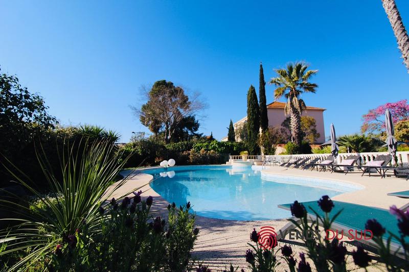 Maison de maîtres - 895 m² - 24 pièces