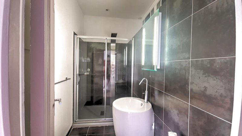 Maison - 196 m² - 8 pièces