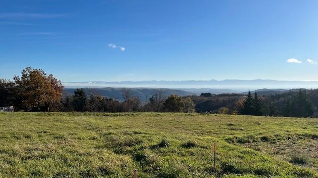 Terrain constructible - 1 673 m²