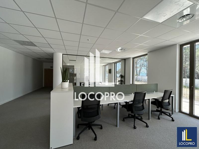 Bureau - 9 093 m²