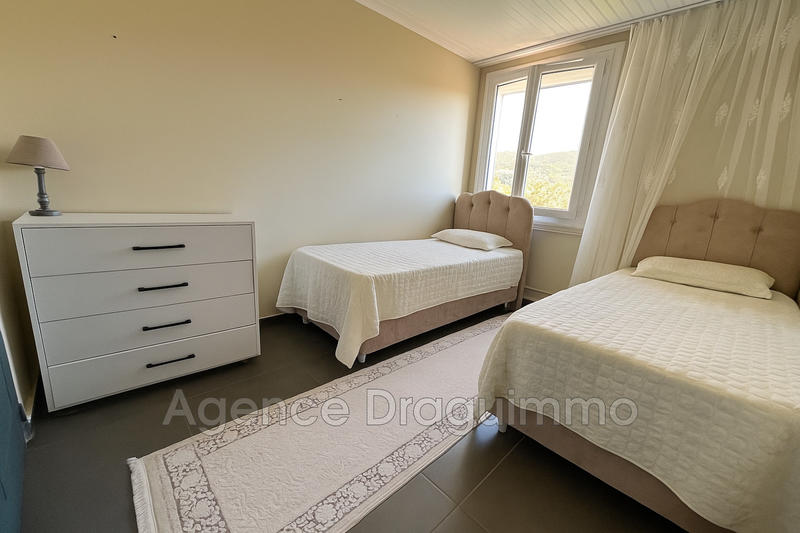 Appartement - 85 m² - 5 pièces