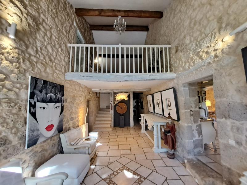 Maison - 297 m² - 7 pièces