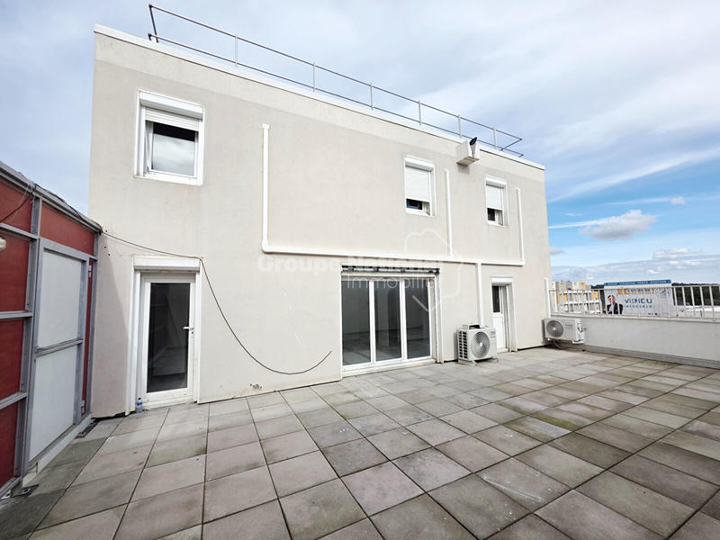 Appartement - 99 m² - 5 pièces