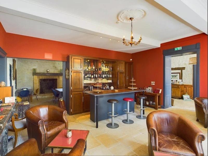 Château - 1 840 m² - 36 pièces