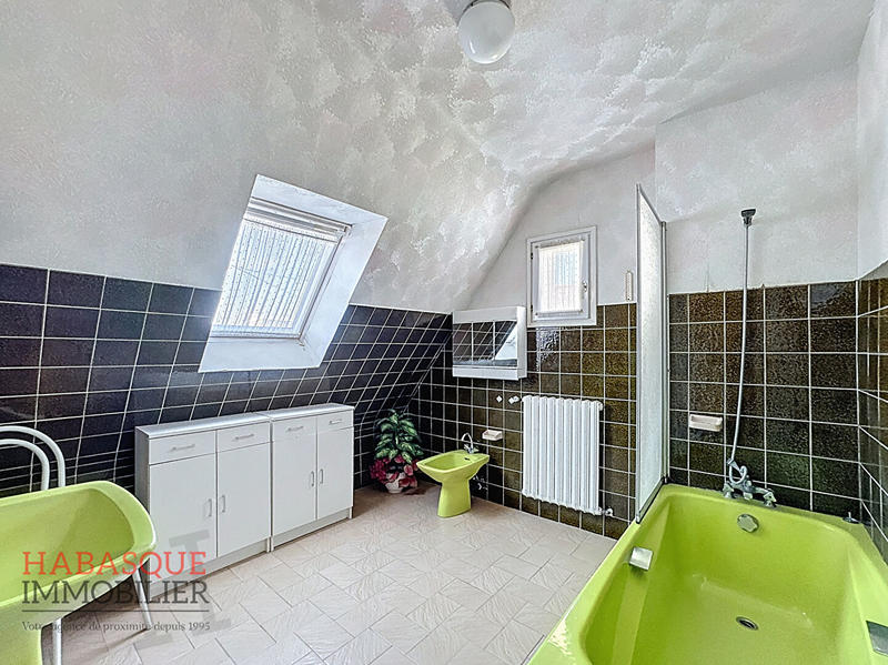 Maison - 99 m² - 6 pièces