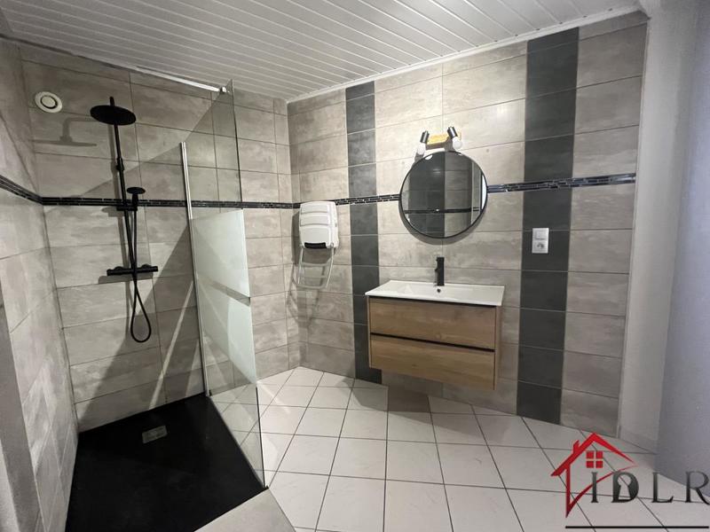 Maison - 185 m² - 10 pièces