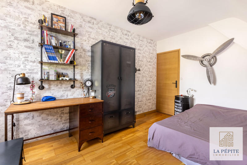 Maison - 173 m² - 9 pièces