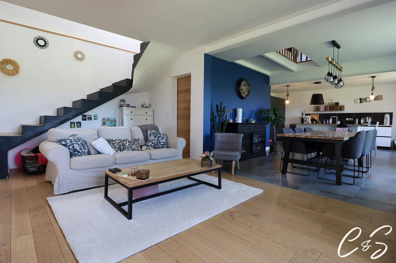 Maison - 111 m² - 6 pièces