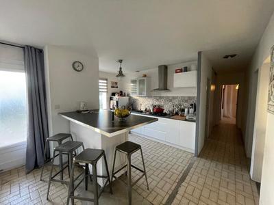 Maison - 170 m² - 9 pièces