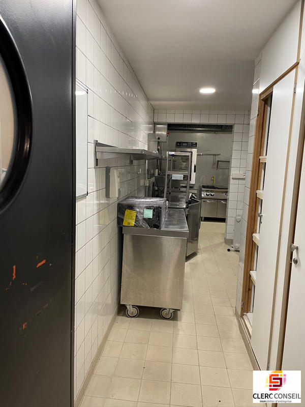 Local commercial - 326 m²