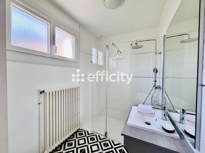 Maison - 92 m² - 4 pièces