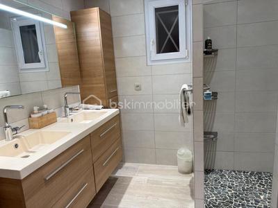 Villa - 166 m² - 6 pièces