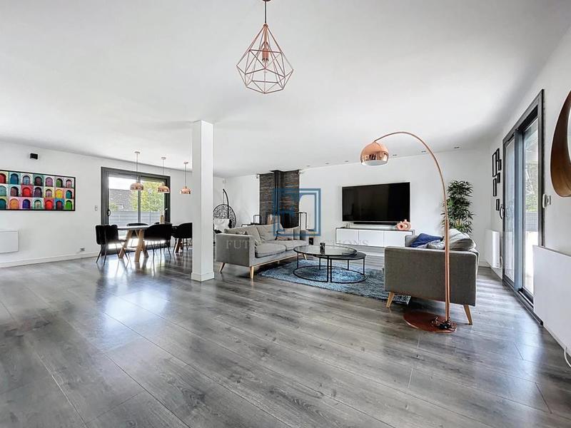 Maison - 157 m² - 7 pièces