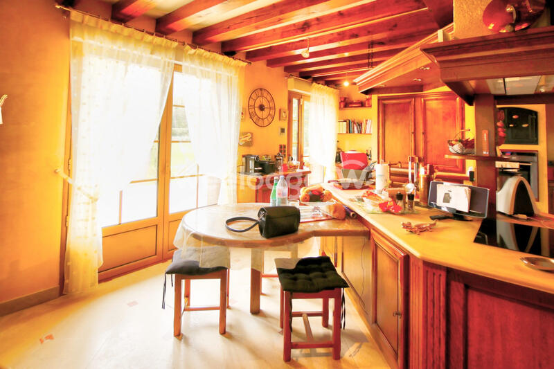 Maison - 380 m² - 10 pièces