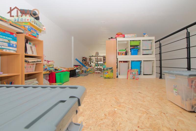 Maison - 300 m² - 12 pièces