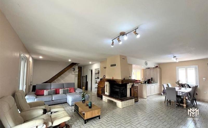 Maison traditionnelle - 160 m² - 5 pièces