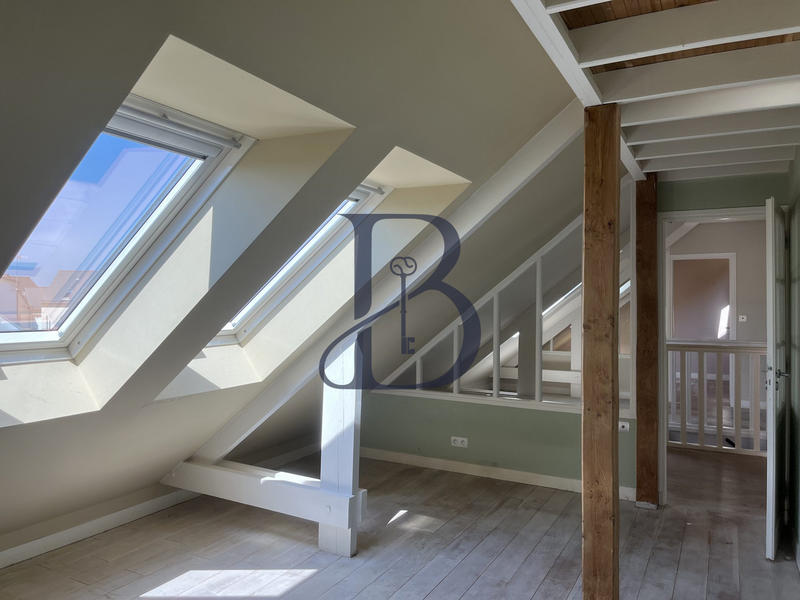 Maison - 195 m² - 8 pièces