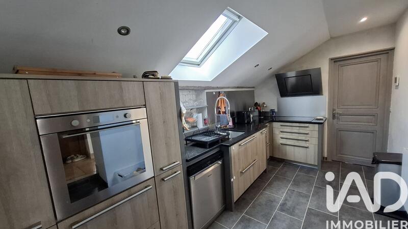 Maison - 218 m² - 7 pièces