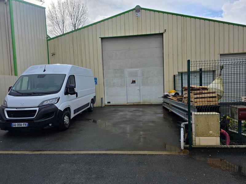 Local artisanal - 230 m² - 4 pièces