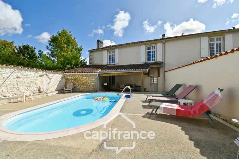 Maison - 268 m² - 10 pièces