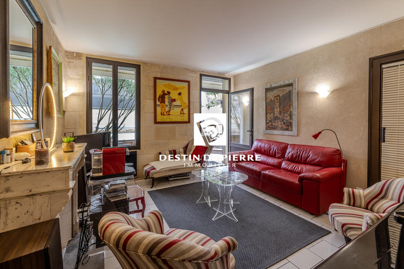 Maison - 240 m² - 8 pièces