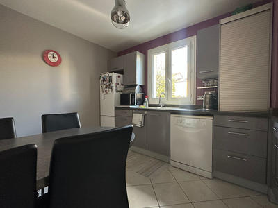 Maison - 93 m² - 5 pièces
