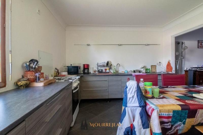 Maison - 280 m² - 9 pièces