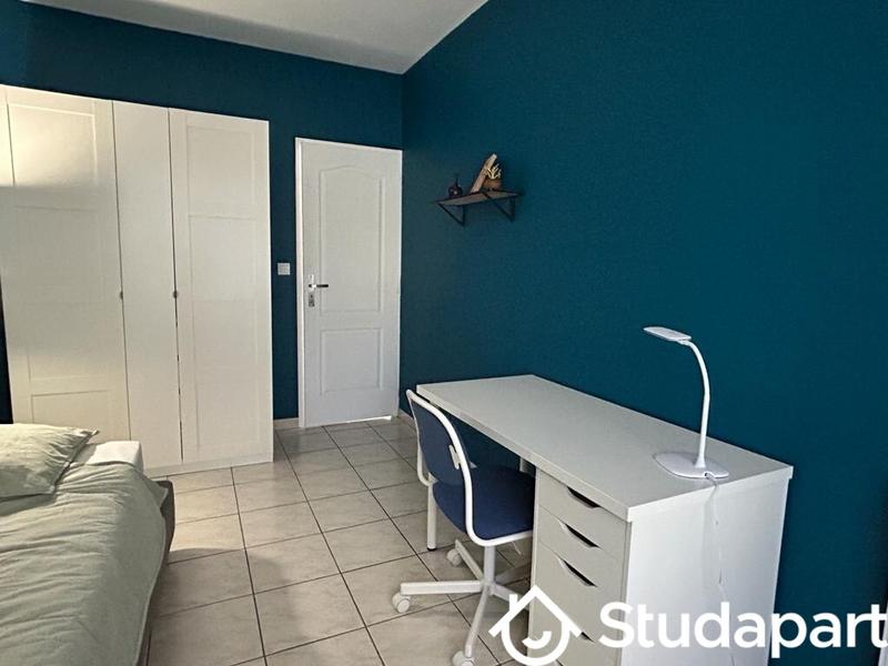 Chambre - 11 m² - 1 pièce