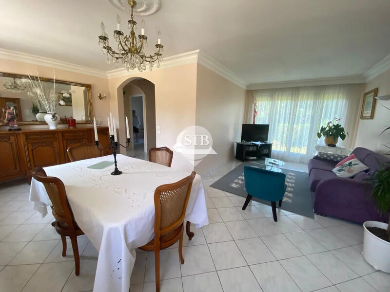 Maison - 100 m² - 6 pièces