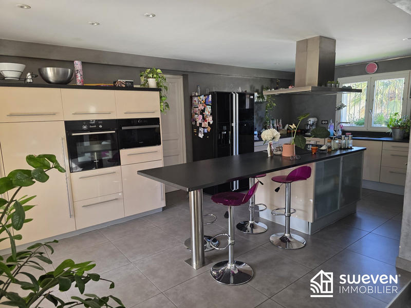 Maison - 160 m² - 4 pièces