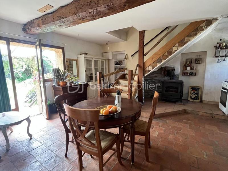 Maison - 210 m² - 6 pièces