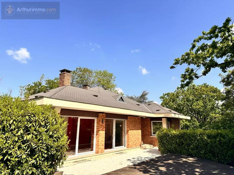 Maison - 240 m² - 6 pièces