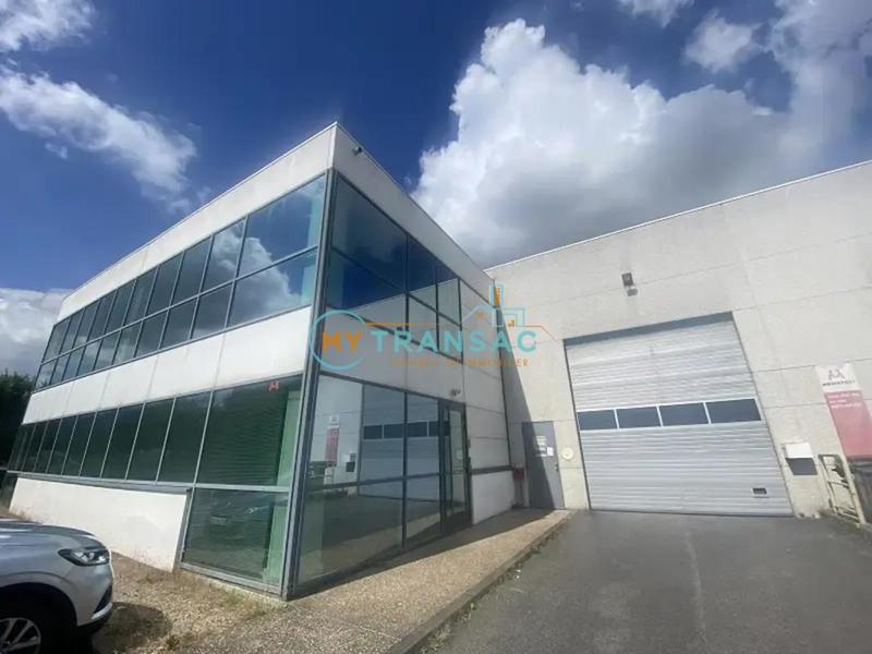 Local d'activités - 1 331 m² - 1 pièce