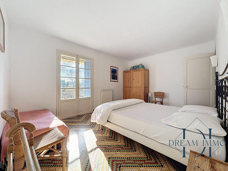 Mas - 405 m² - 17 pièces