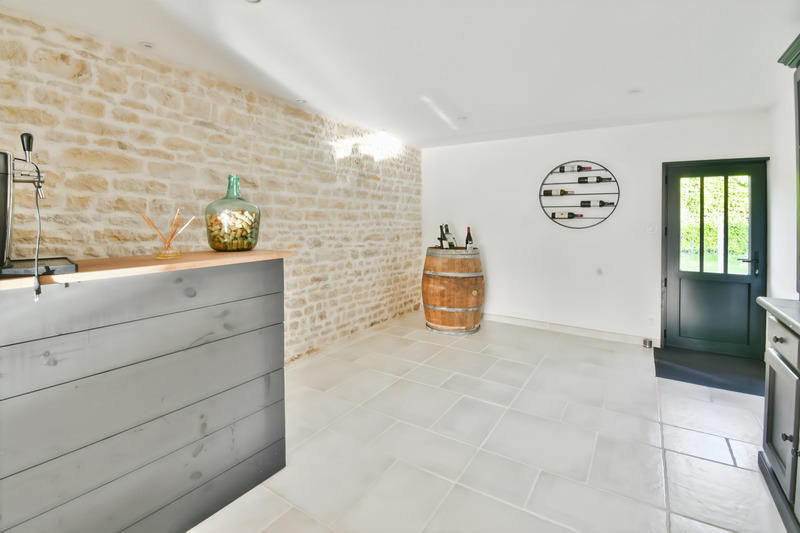 Maison - 244 m² - 8 pièces