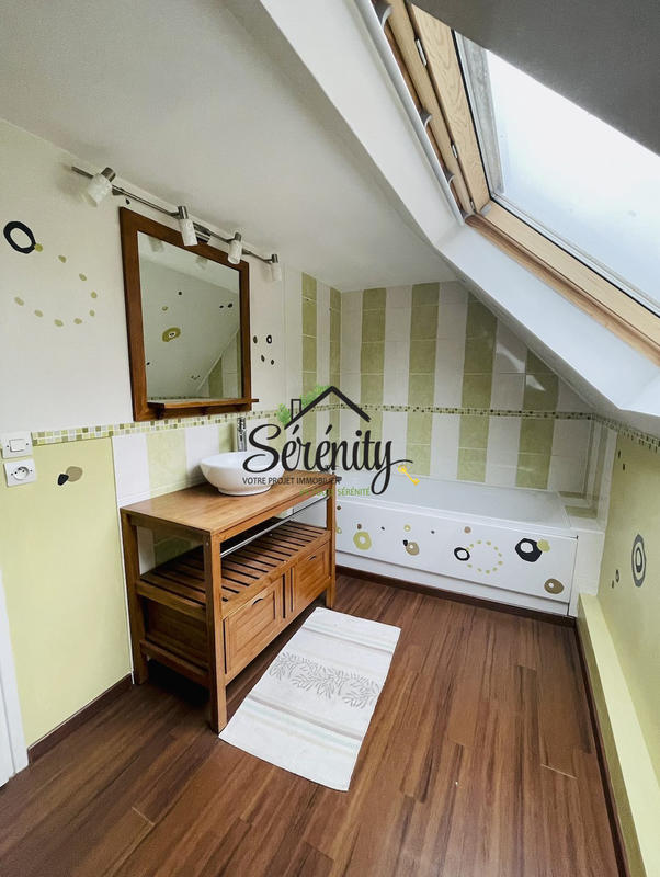 Maison - 260 m² - 6 pièces