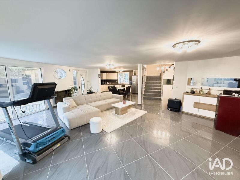 Maison - 144 m² - 4 pièces