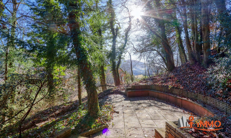 Maison - 300 m² - 8 pièces